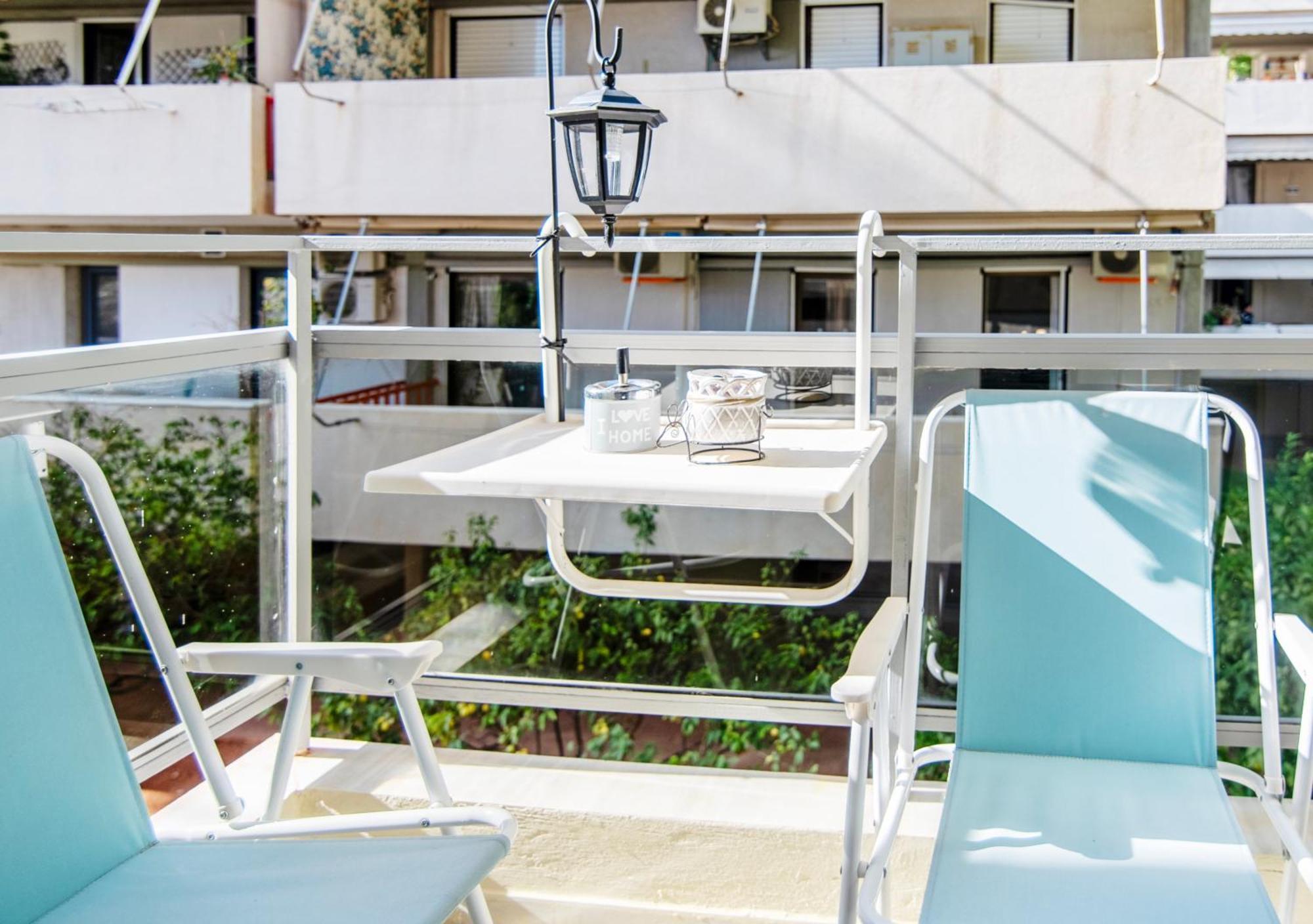 Michael'S Seaside Homely Apartment In Varkiza Exterior foto